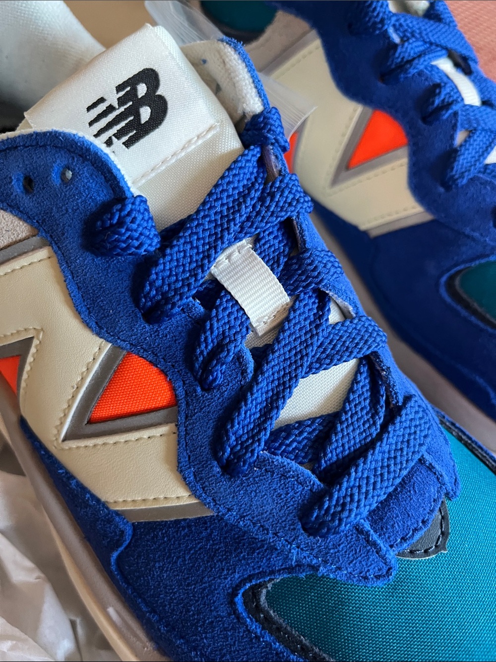 New Balance Men’s Running Course Blue and Orange with Metallic - Picture 3 of 10